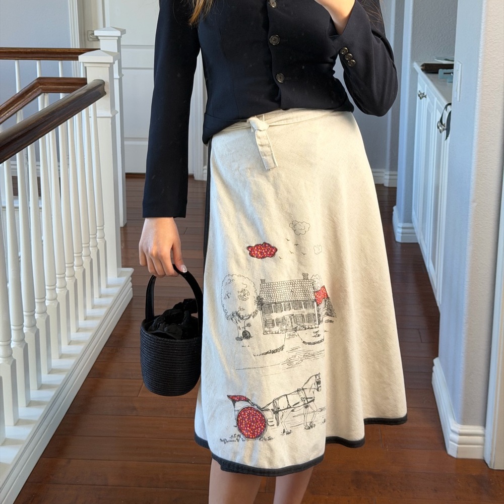 Chic Cream A-Line Skirt with Artistic Print